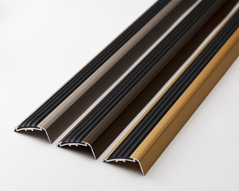 Порог угловой ПУ 71.2700.001ж. Без покрытия