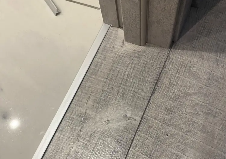 Профиль стыкоперекрывающий ЛС 10НСМ(304).2700.001 2,7 м Серебро