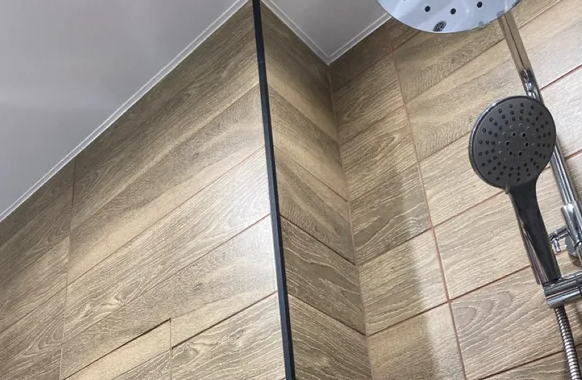 Угол декоративный 25х25 Уп 09-27.2700.515 Черный