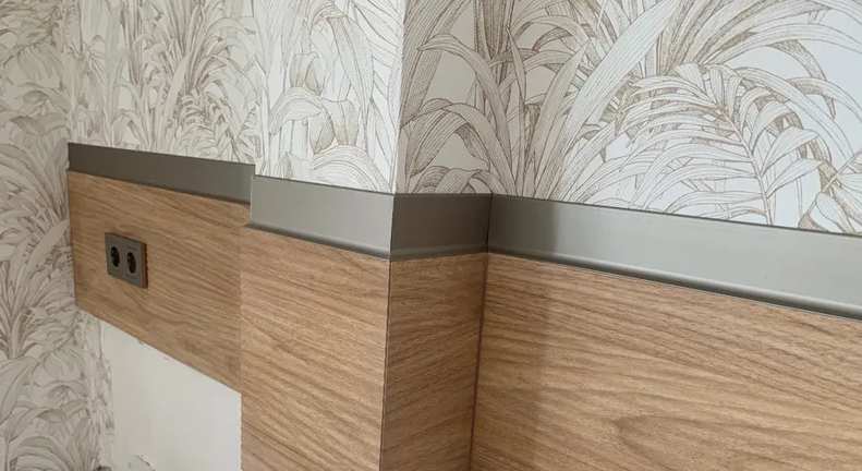 Плинтус алюминиевый Волшебная Палочка 100мм 3,0м Шампань матовая