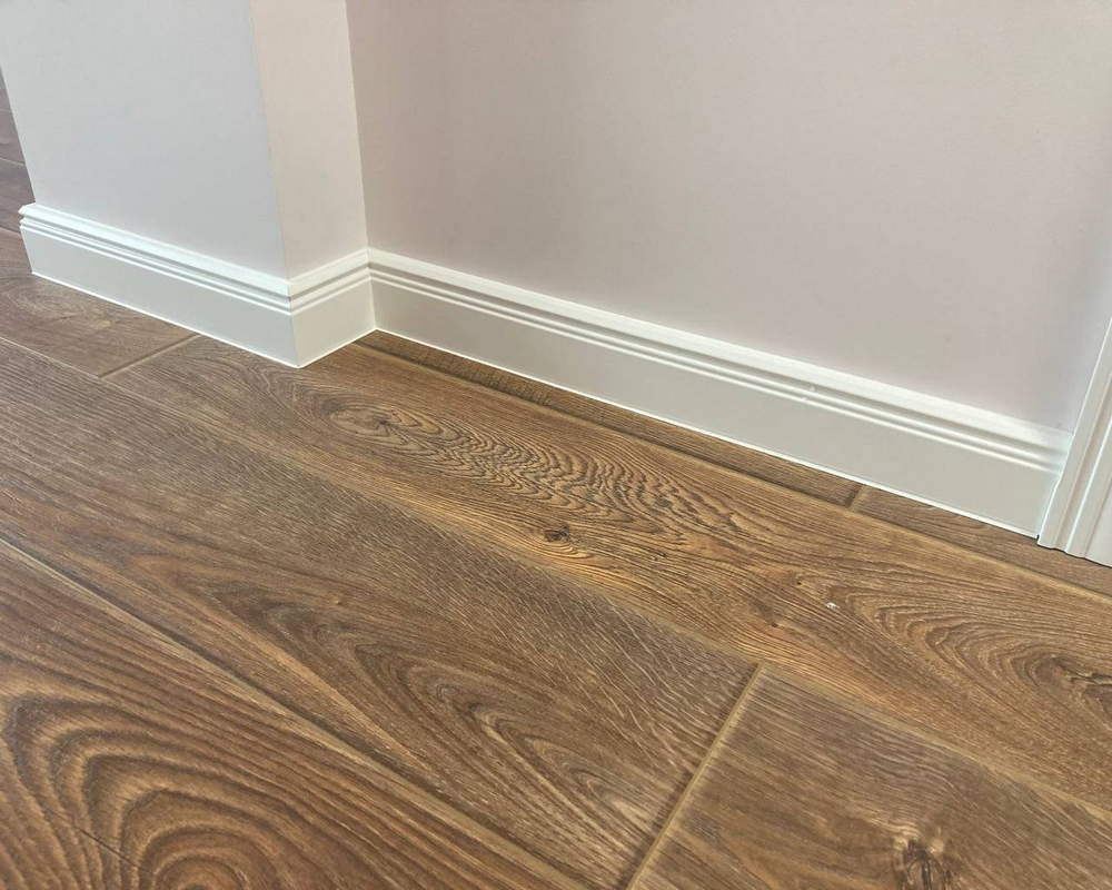 Плинтус ХДФ Dollken Cubu Hamburg Style 100 мм х 2,5 м 5012 Белый