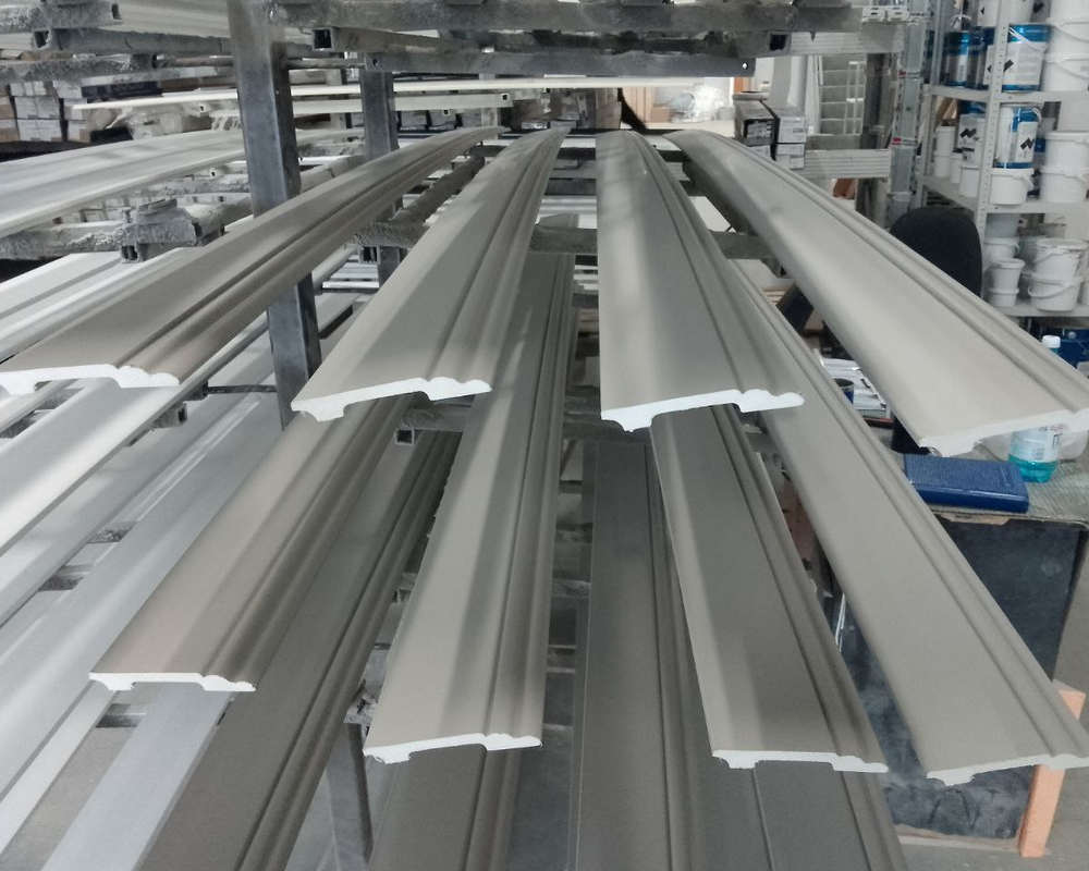 Плинтус ПОЛИСТИРОЛ HI WOOD B80C 80мм х 11мм х 2,0м. Окраска включена в стоимость