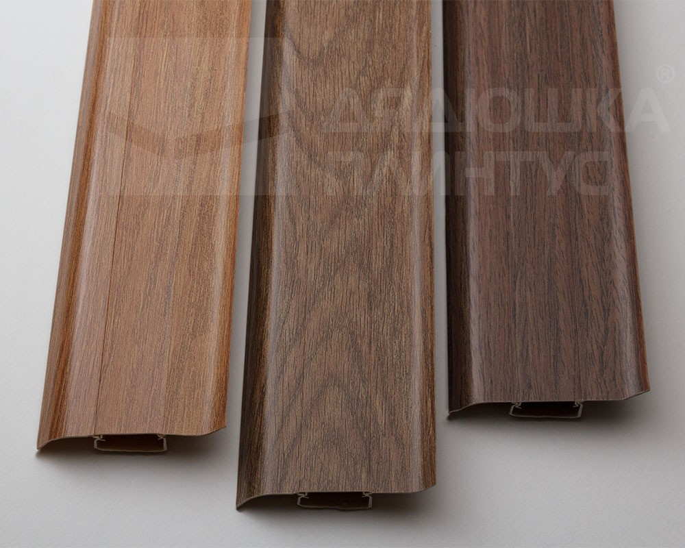 Плинтус ПВХ Идеал Классик 70мм 2,2м 213 Дуб северный