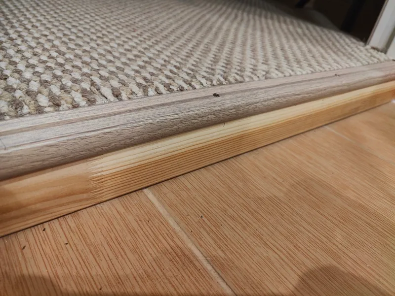 Порог угловой ПУ 06.1800.052 0,9 м Ель дымчатая