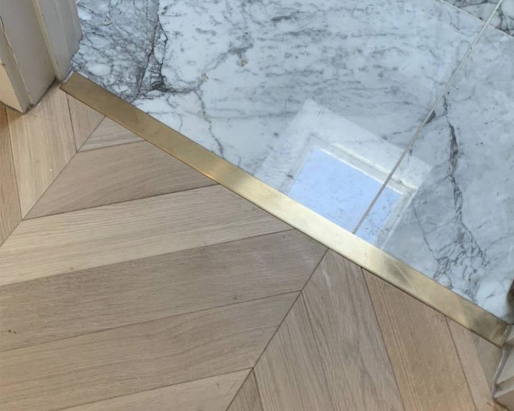 PVL36-04 Профиль Т-образный плоский латунь Антик бронза светлая 18мм х 2.7м