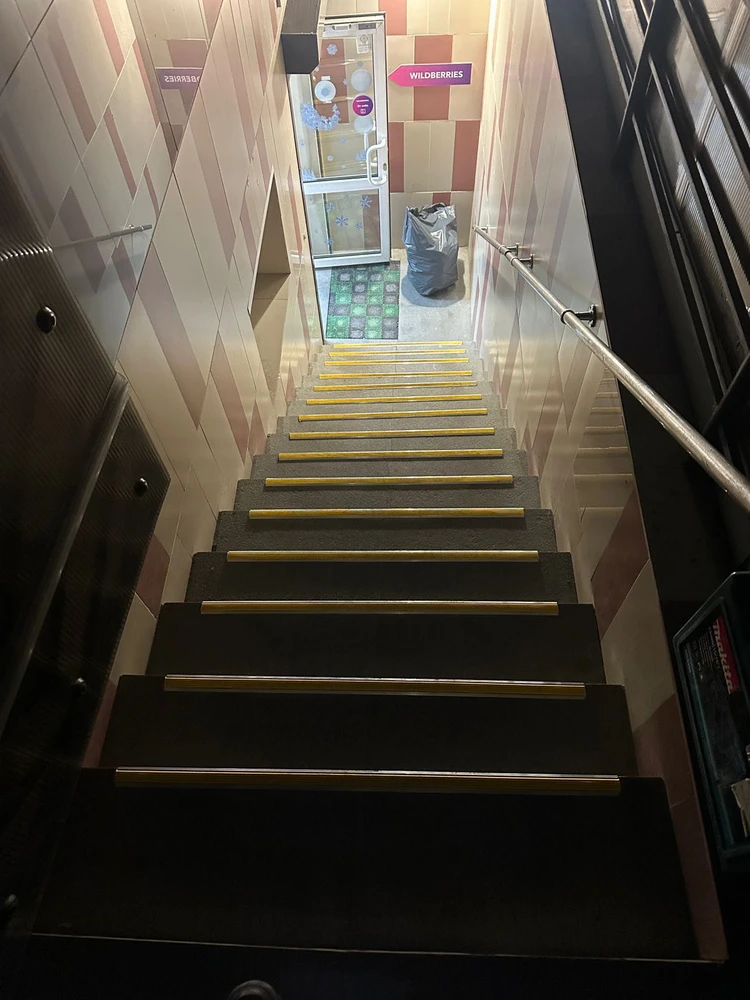 Порог угловой ПУ 71.900.02л Золото