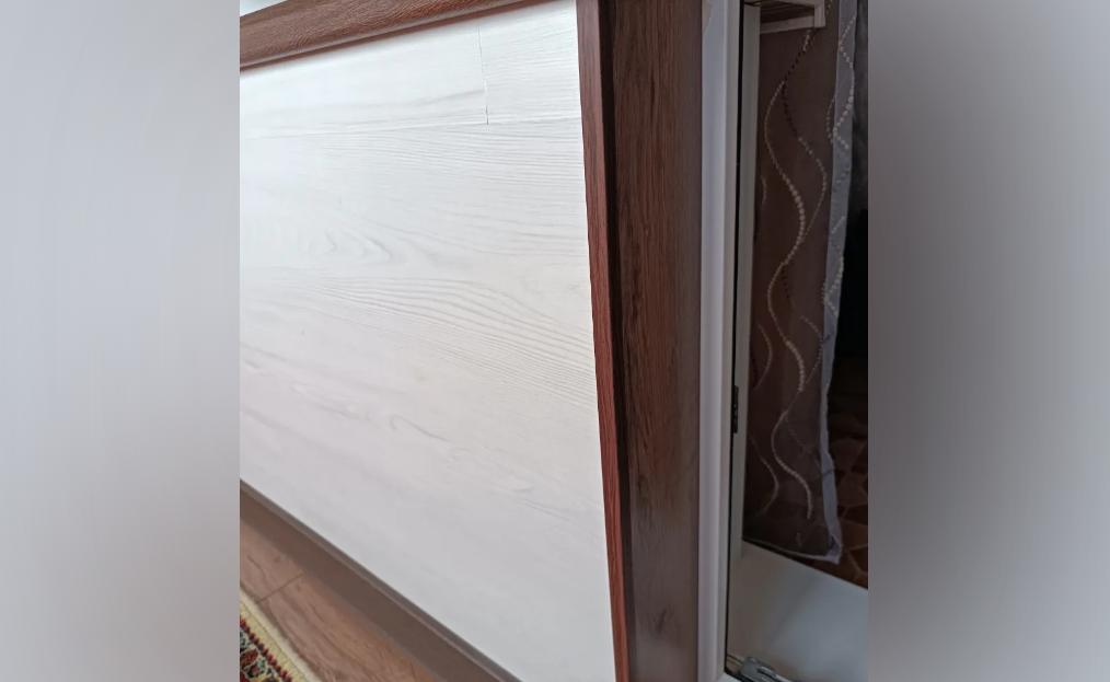 Угол декоративный 25х25 Уп 09-27.2700.561 Дуб мокко