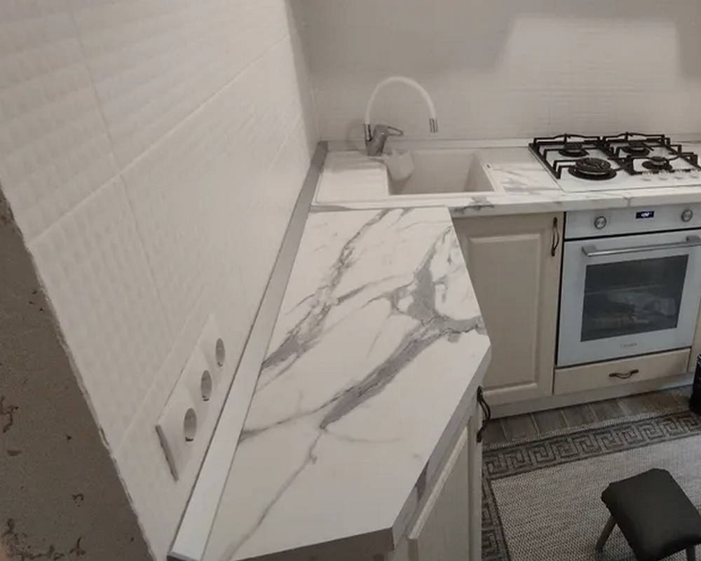 Плинтус для столешниц гладкий Алюминий 25*25мм 3,05м. Серебро