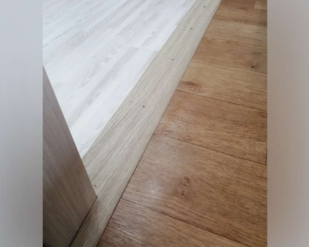 Порог одноуровневый ПС 18.1800.056 Бетон темный