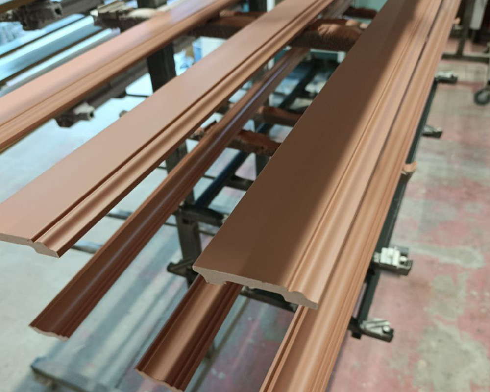 Плинтус ПОЛИСТИРОЛ HI WOOD B78 77,5мм х 21мм х 2,0м. Окраска включена в стоимость