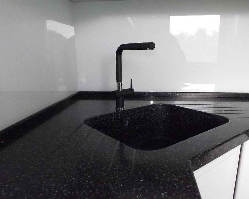 Плинтус для столешниц прямоугольный Алюминий 25*10мм 3,05м. Черный