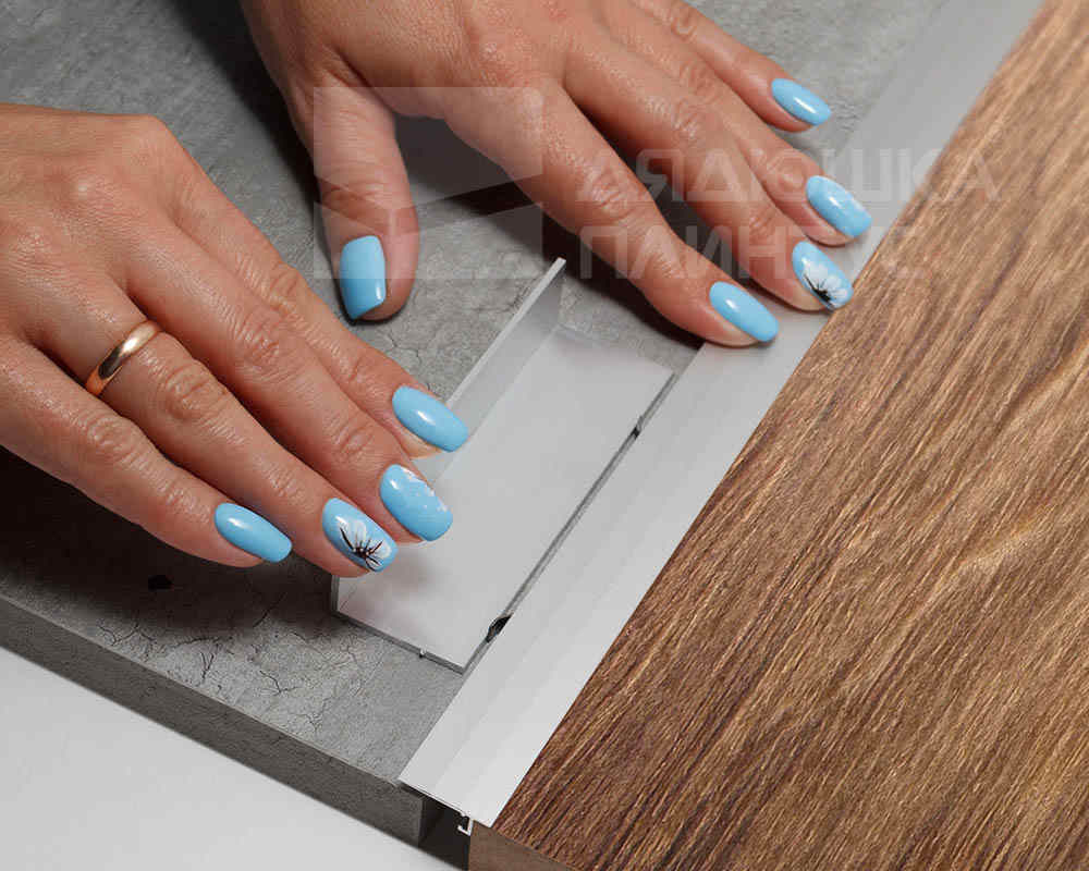 Профиль НЕПЛИНТУС UL20X6-01L 20х6х2000мм Серебро матовое