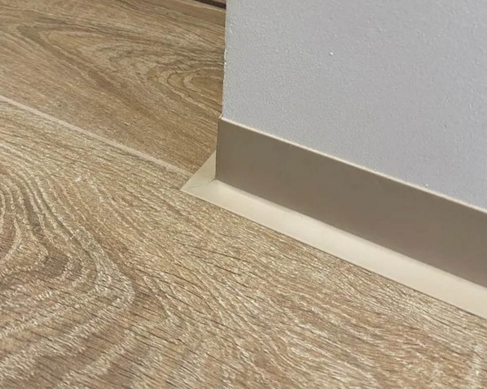 Плинтус эластичный ПВХ Dollken WL50 50мм х 15мм. 0130 Бежевый