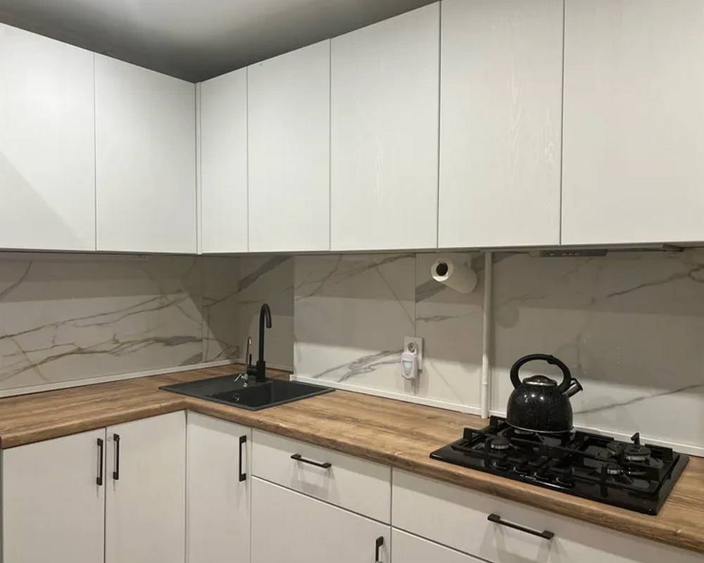 Кухонный плинтус Thermoplast AP630-1105 Белый глянец