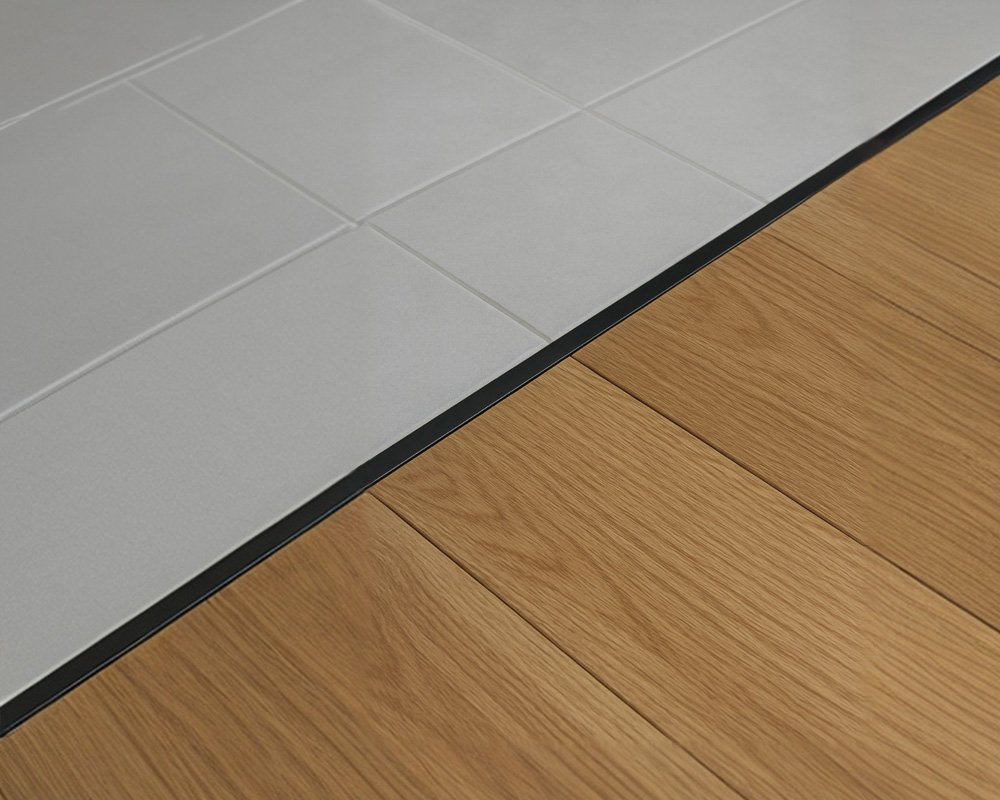 Порог одноуровневый ПС 11.2700.215 2,7 м Черный