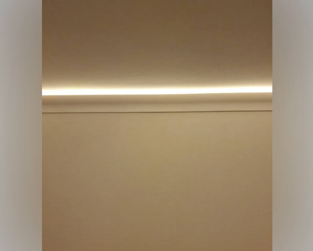 Карниз потолочный NMC IL2 50*105*2000. Белый под подсветку