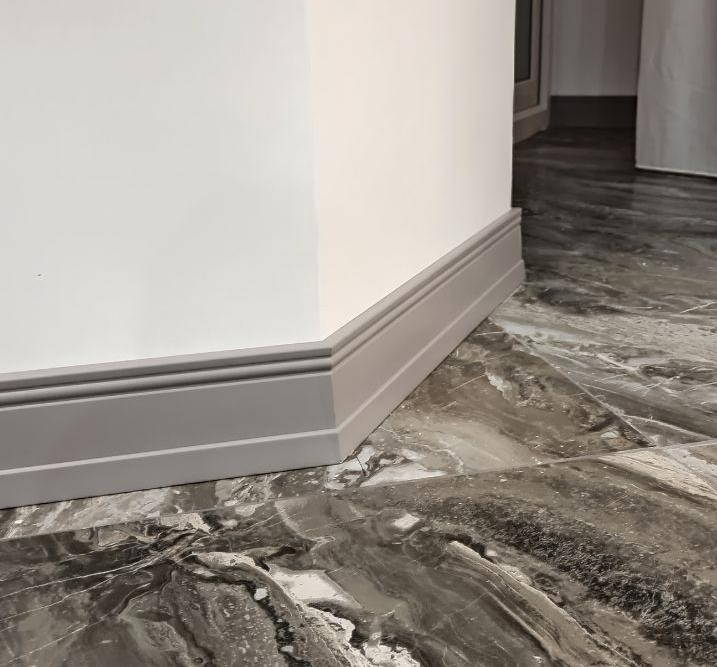 Плинтус из полистирола высокой плотности HI WOOD W009R 100мм х 25мм х 2,0м.