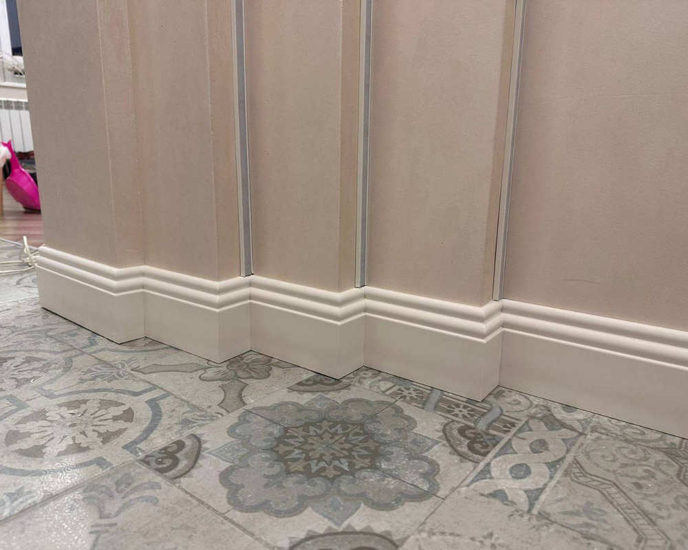 Плинтус СОЛИД 1 UHD 02/60 60*13*2000 Белый под покраску