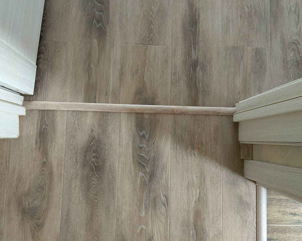 Самоклеящийся порог ЛС 35.2700.4043 Сосна скания