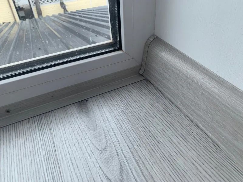 Порог угловой ПУ 05-1.2700.286 Пробка