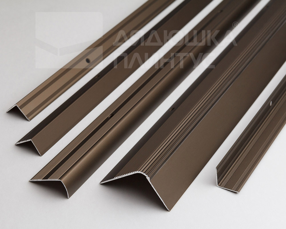 Порог угловой ПУ 05.2700.204л Бронза