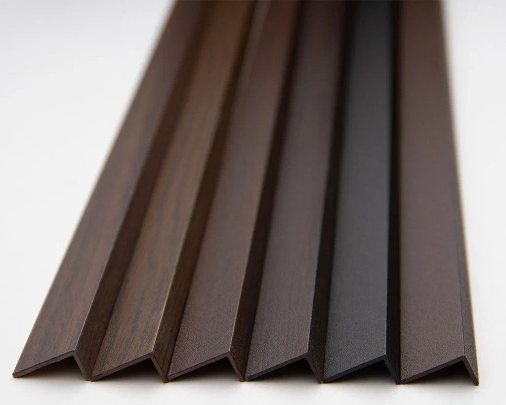 Угол декоративный 40х20 Уп 14-27.2700.595 Дуб венге