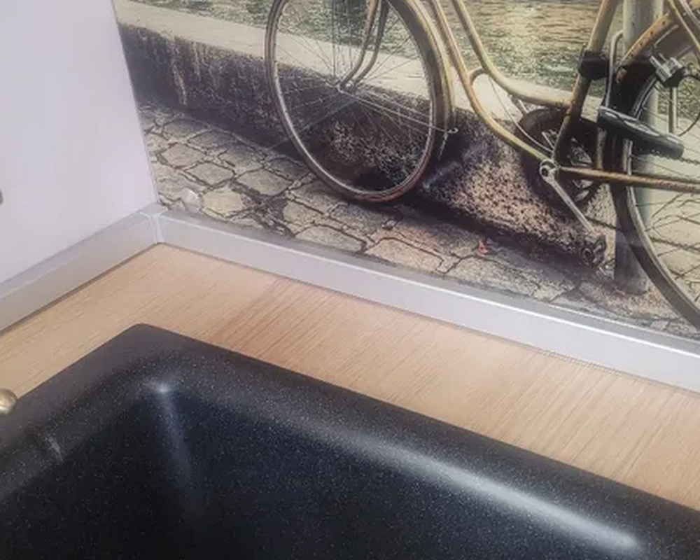 Плинтус для столешниц прямоугольный ПВХ Волшебная палочка 25*12мм 3м 7093 Бетон темный