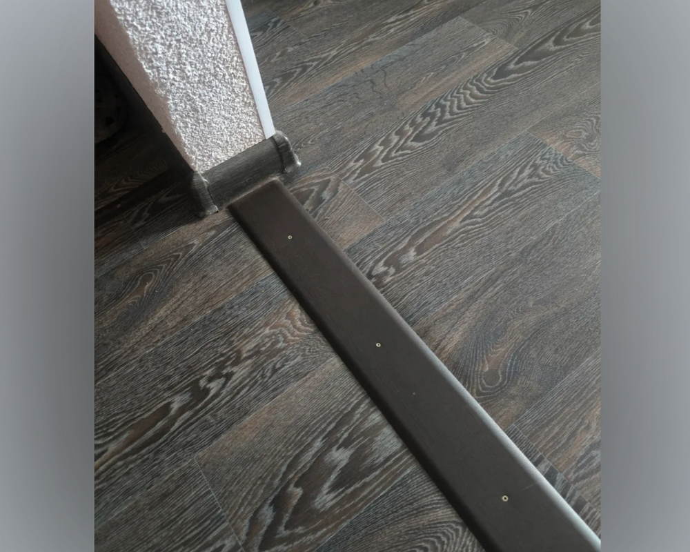 Порог одноуровневый ПС 18.1800.15 Черный