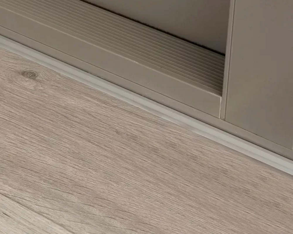 Профиль окантовочный ПК 05.2700.201л Серебро