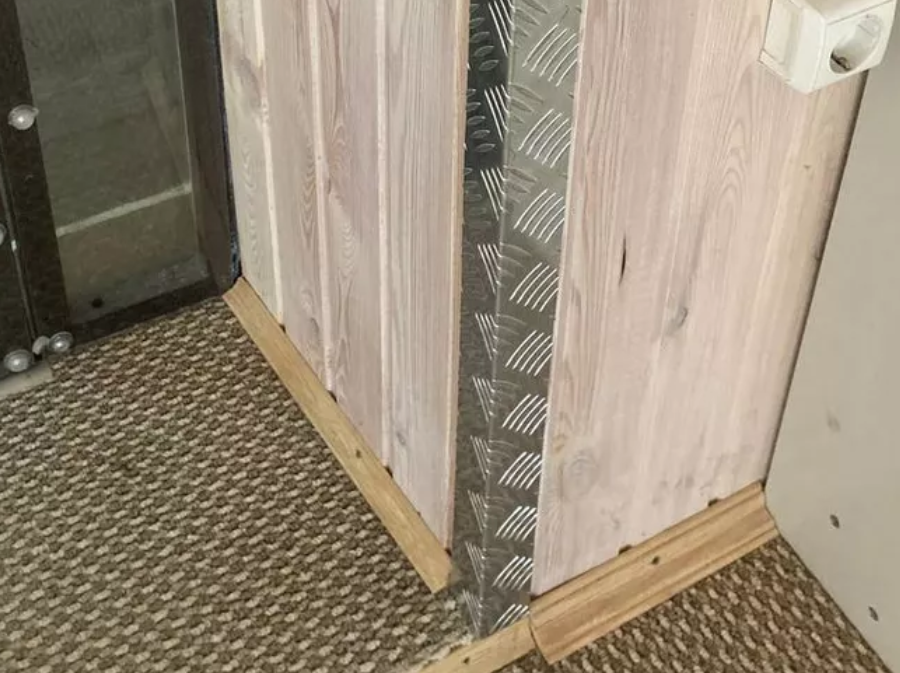 Угол рифлёный алюминиевый Укв 04.2000.500 40х40 мм