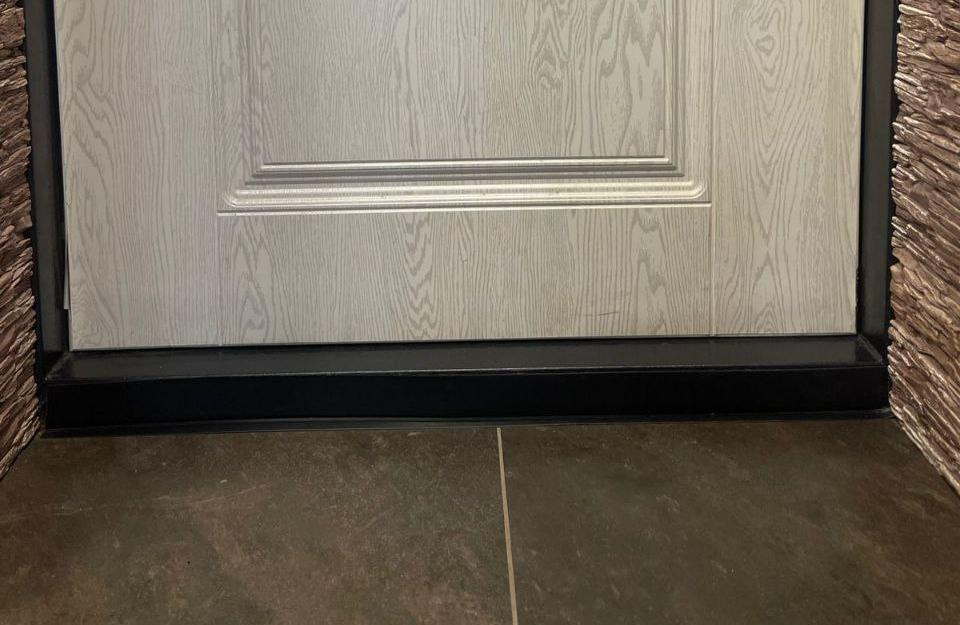 Плинтус эластичный на клеевой основе ПВХ Dollken WLK50 50мм х 15мм 0110 Черный