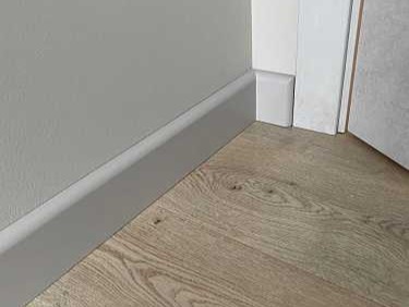 Плинтус МДФ Лука Пл 100-1МДФ.2700.Point line 24069 Кварц грей