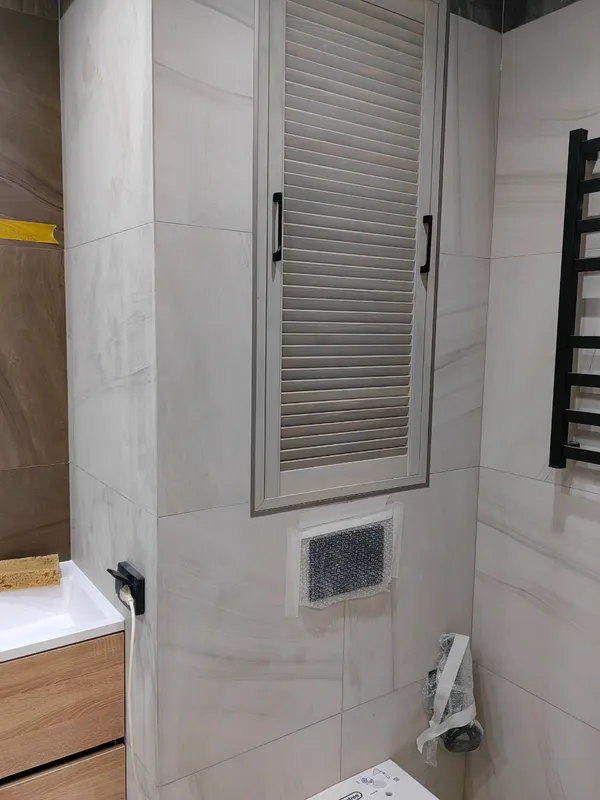 Угол наружный алюминиевый УО 18-27.2700.R173