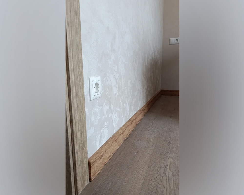 Плинтус напольный Salag Alpha 80 КП Мятный Дуб 2,4м