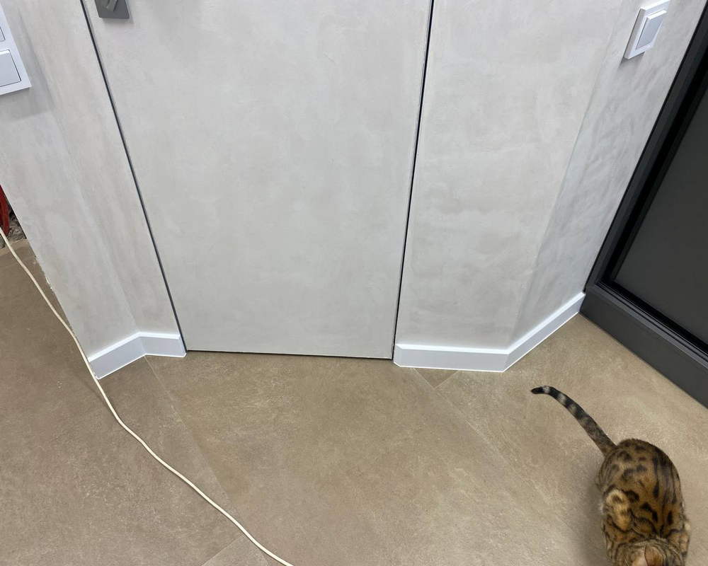 Плинтус ХДФ Dollken Cubu Flex Life 40мм х 11/13мм х 2,5 м 1013 (5012) Белый