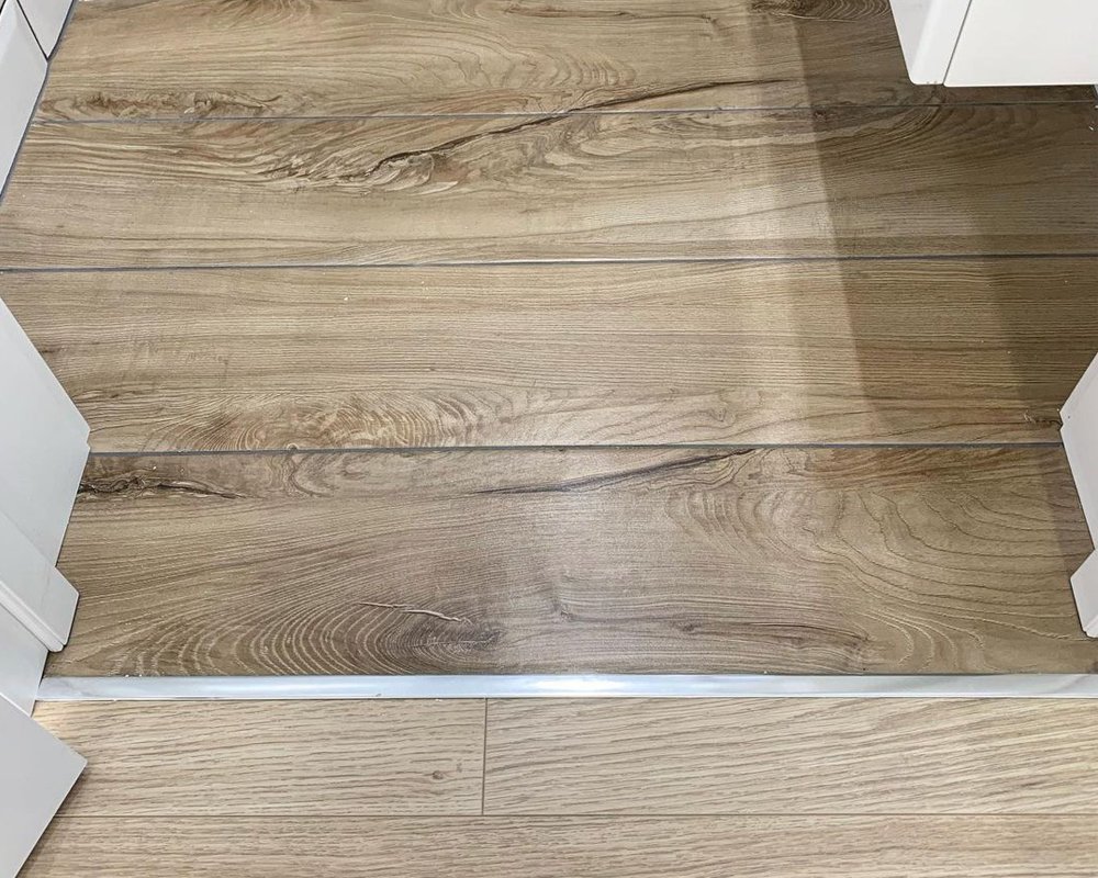 PV101-03 Профиль T-образный плоский BS Серебро блестящее 10мм х 2.7м