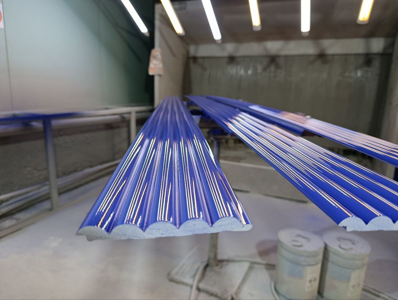 Стеновая панель HI WOOD белая. LV137 NP HI WOOD 120,0мм х 12,0мм х 2,7м. Окраска включена в стоимость