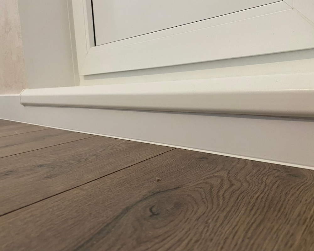 Плинтус ХДФ Dollken Cubu Flex Life 80мм х 2,5 м 1005 Белый RAL 9003