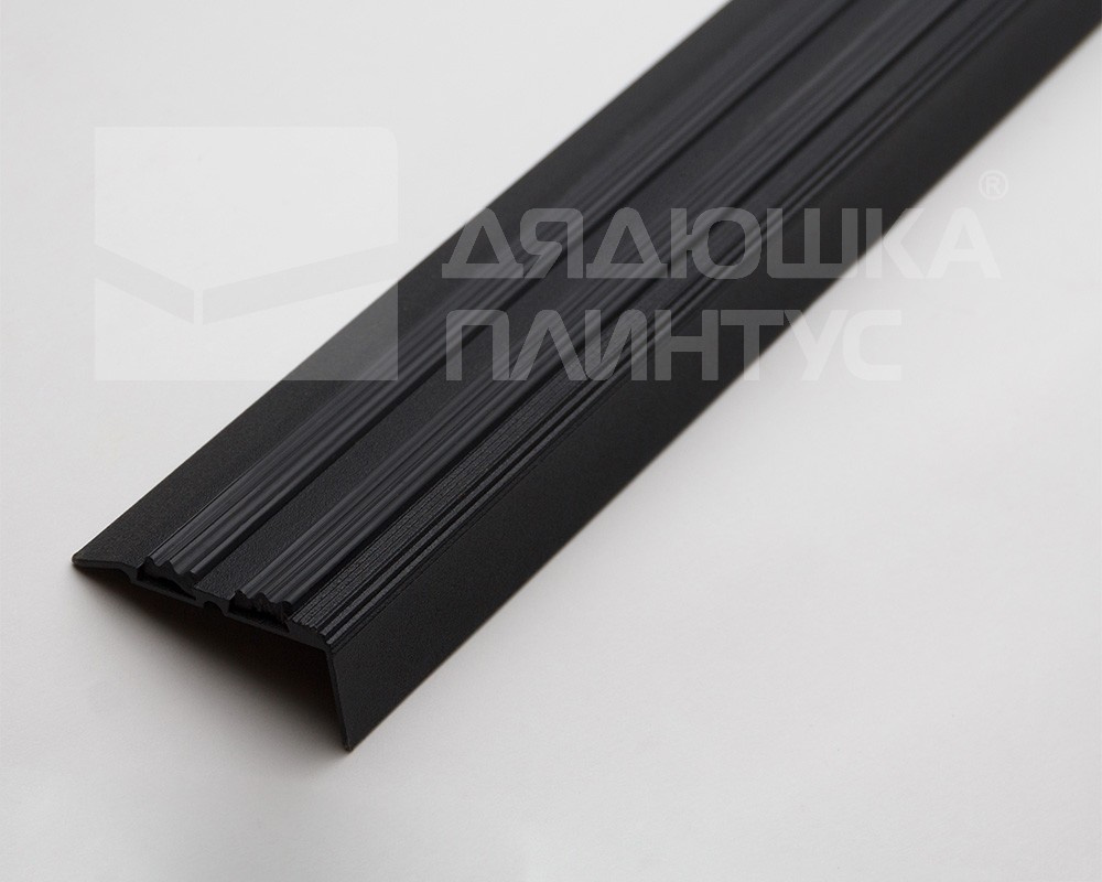 Порог угловой ПУ 07.2700.15 Черный