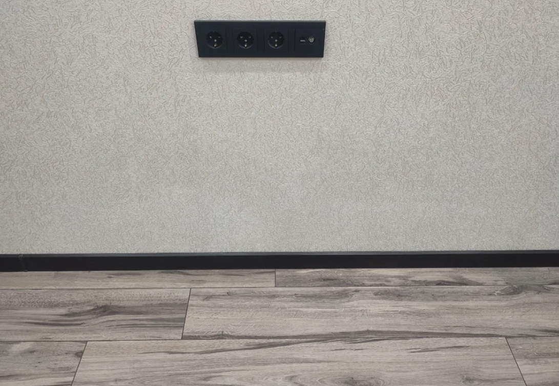 Плинтус ПВХ Волшебная палочка 70мм Home 2,2м 7024