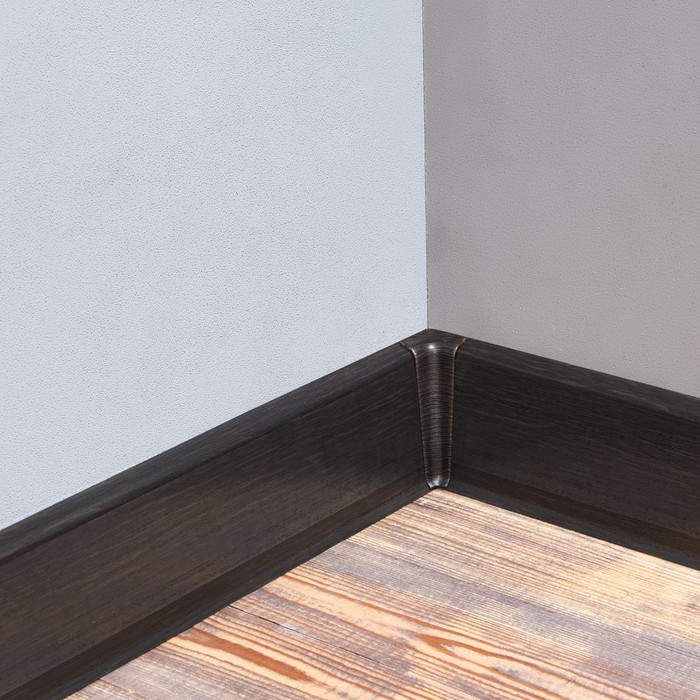 Плинтус ПВХ со съемной панелью Идеал Деконика 70 мм 548 Лофт серый