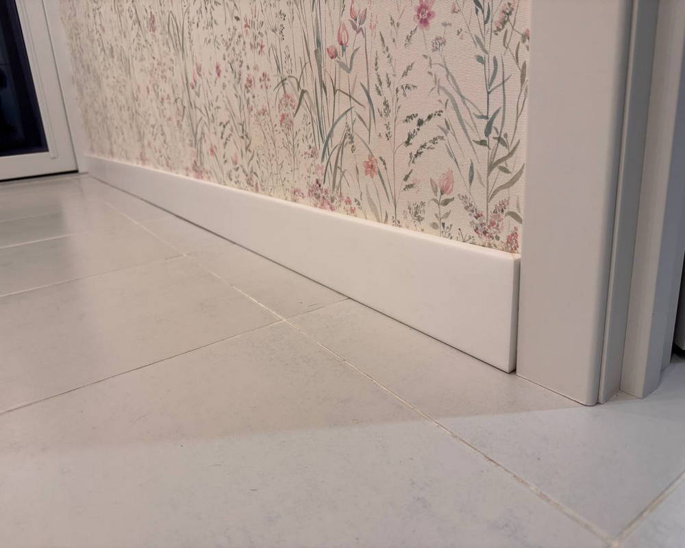 Плинтус СОЛИД 1 UHD 32/100L 2,0м Белый для LED-ленты