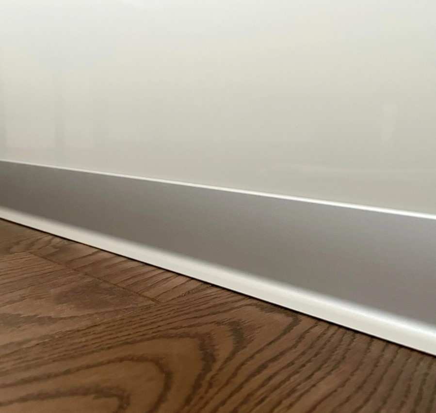 Плинтус алюминиевый 80 мм ПЛ-80 серебро/мат муар 3м.