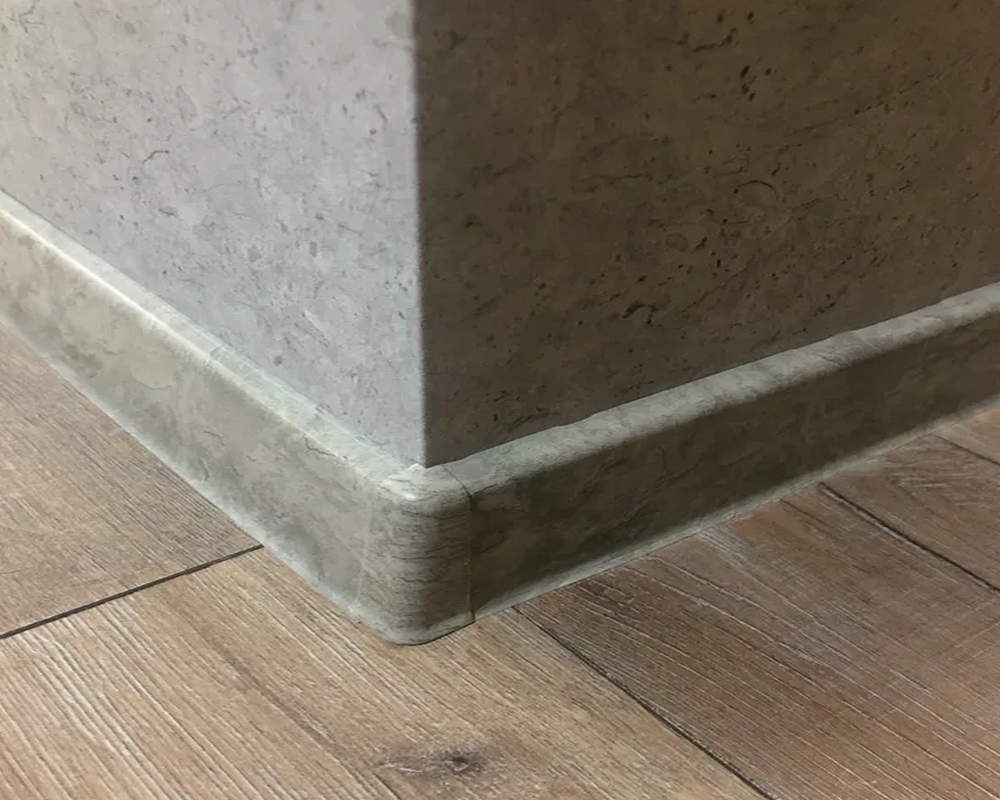 Плинтус ПВХ Salag Lima 72мм 2,5м LY0011 Дуб Канадский