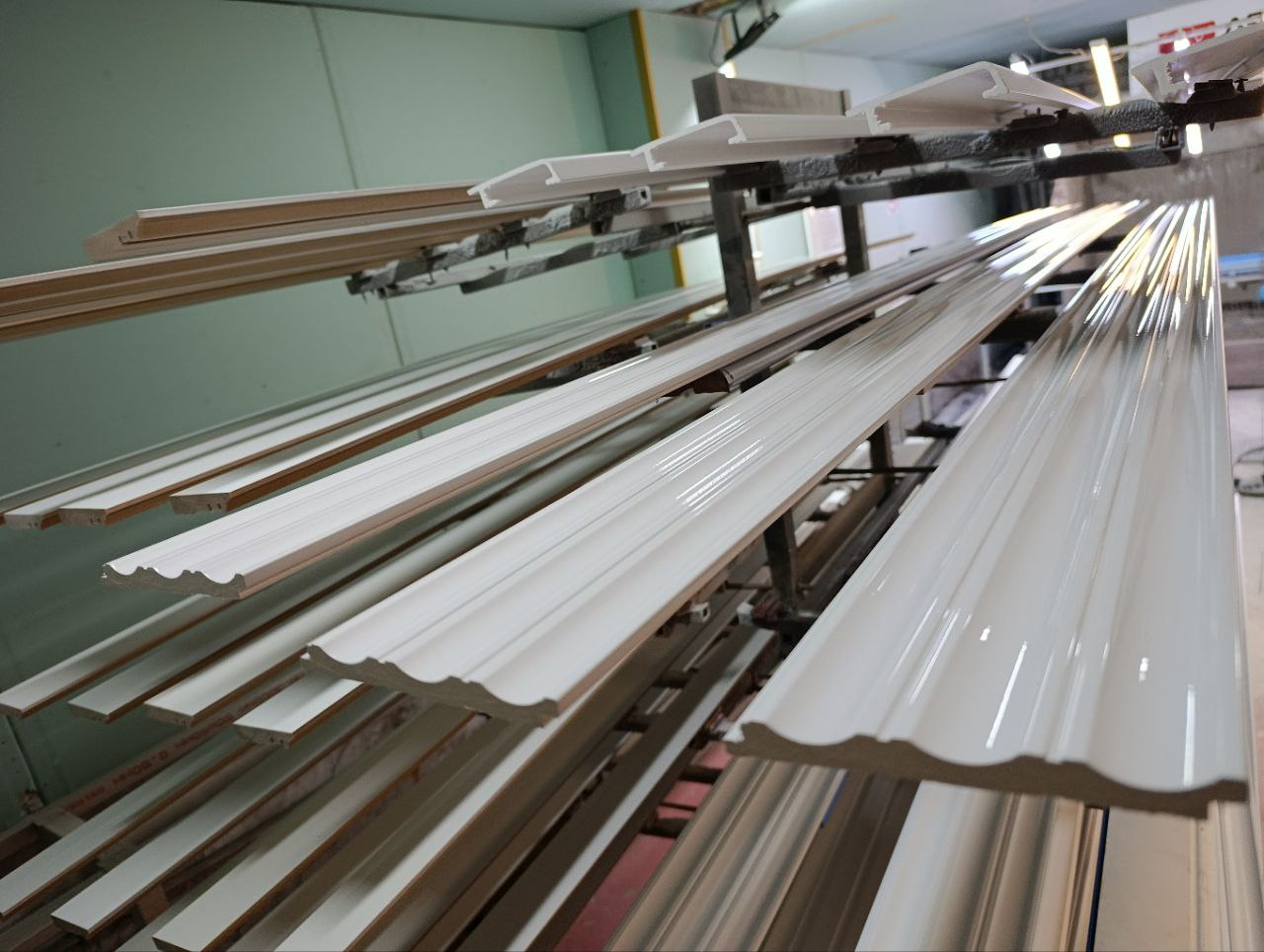 Стеновая панель HI WOOD белая. LV138 NP HI WOOD 120,0мм х 12,0мм х 2,7м. Окраска включена в стоимость