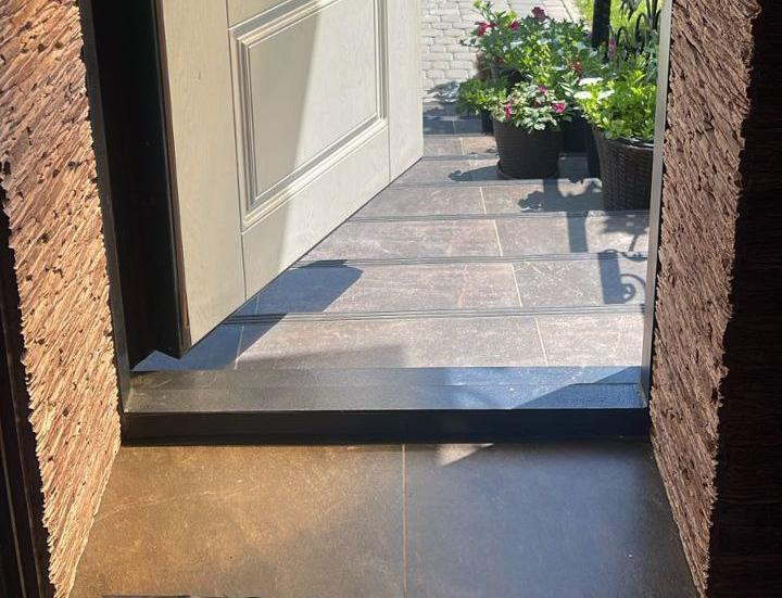 Плинтус эластичный на клеевой основе ПВХ Dollken WLK20 20мм х 15мм. 0110 Черный