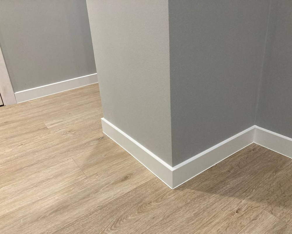 Плинтус ХДФ Dollken Cubu Flex Life XL 80 мм х 2,5 м 5012 Белый