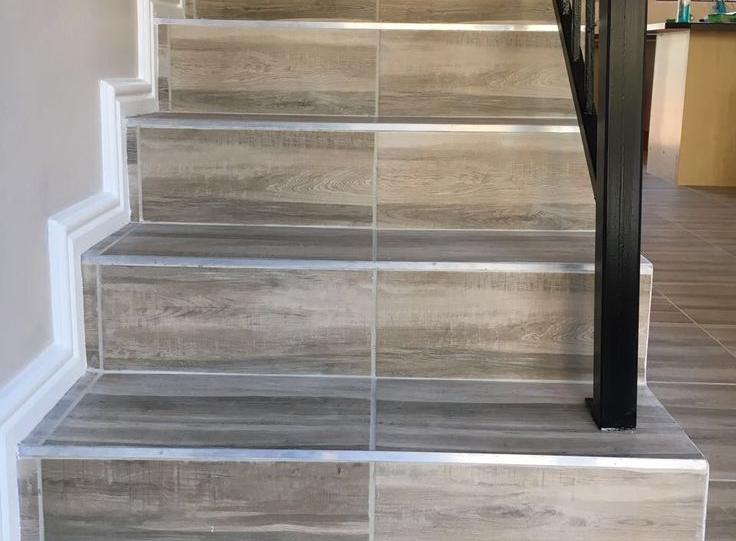 Алюминиевый составной порог Progress 10/12*25мм Черное тиснение PINYC46W 09