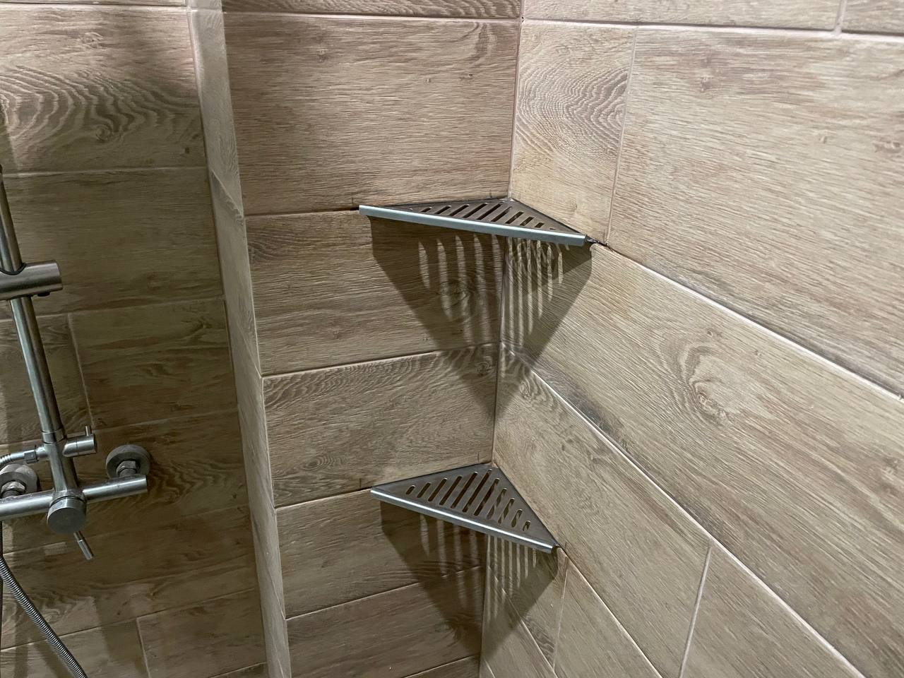 Полка для душа нержавеющая сталь "Дядюшка Плинтус" 50*160*270. Сатин