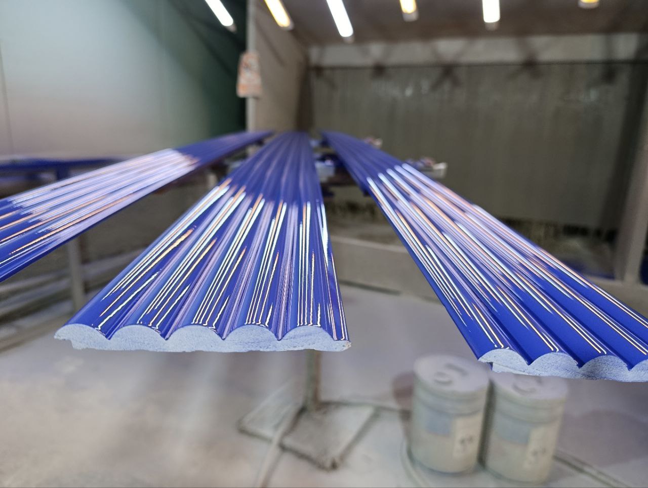 Стеновая панель HI WOOD белая. LV137 NP HI WOOD 120,0мм х 12,0мм х 2,7м. Окраска включена в стоимость